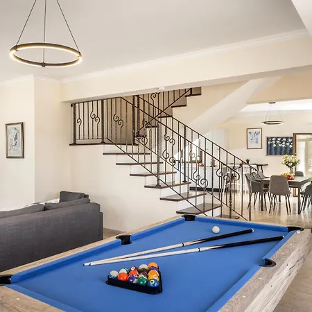 Sunnyvillas: 4br Seafront Villa*private Pool*bw44 Villa Protaras